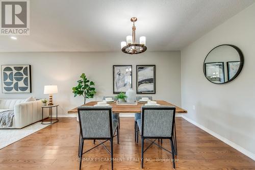 2309 Malcolm Crescent, Burlington, ON - Indoor Photo Showing Dining Room