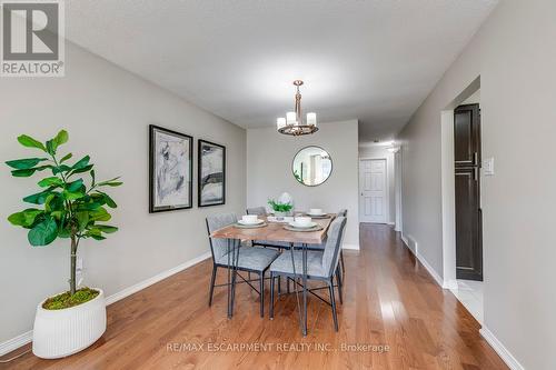 2309 Malcolm Crescent, Burlington, ON - Indoor Photo Showing Dining Room