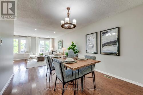 2309 Malcolm Crescent, Burlington, ON - Indoor Photo Showing Dining Room