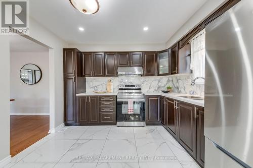2309 Malcolm Crescent, Burlington, ON - Indoor Photo Showing Kitchen With Stainless Steel Kitchen