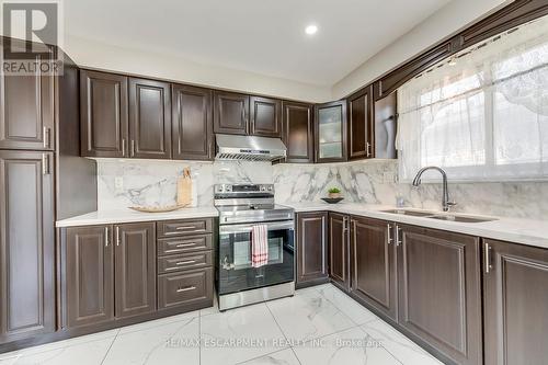 2309 Malcolm Crescent, Burlington, ON - Indoor Photo Showing Kitchen With Stainless Steel Kitchen With Double Sink