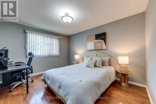 2309 Malcolm Crescent, Burlington, ON - Indoor Photo Showing Bedroom