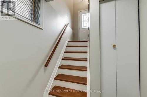 2309 Malcolm Crescent, Burlington, ON - Indoor Photo Showing Other Room