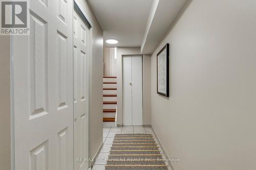 2309 Malcolm Crescent, Burlington, ON - Indoor Photo Showing Other Room