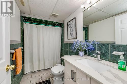 2309 Malcolm Crescent, Burlington, ON - Indoor Photo Showing Bathroom
