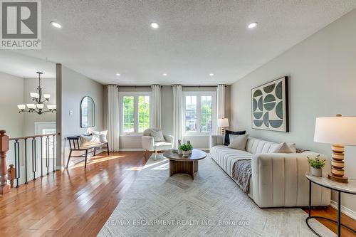 2309 Malcolm Crescent, Burlington, ON - Indoor Photo Showing Living Room