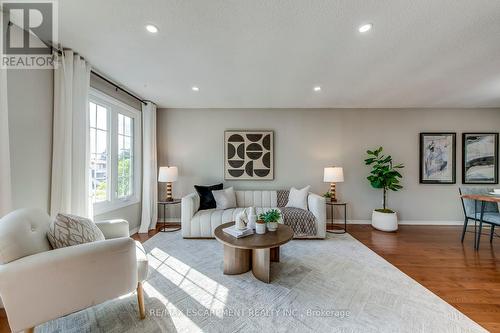 2309 Malcolm Crescent, Burlington, ON - Indoor Photo Showing Living Room