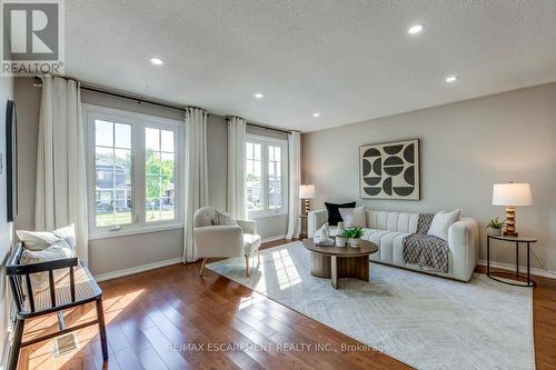 2309 Malcolm Crescent, Burlington, ON - Indoor Photo Showing Living Room