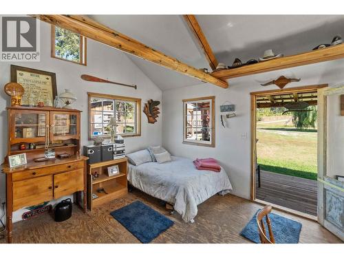 1168 Mallory Road Se, Enderby, BC - Indoor Photo Showing Bedroom