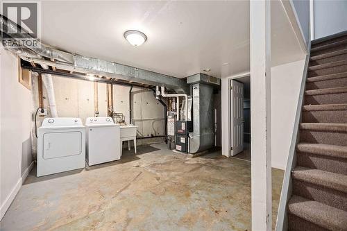 215 Trudeau Drive Unit# 1, Sarnia, ON - Indoor Photo Showing Laundry Room