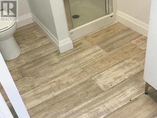 New Plumbing and Bath - 163 Welland Avenue, St. Catharines (Downtown), ON - Indoor