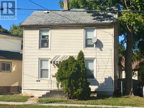 Bus Stop in Front of Building - 163 Welland Avenue, St. Catharines (Downtown), ON - Outdoor