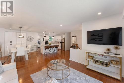 2112 South Millway, Mississauga, ON - Indoor Photo Showing Living Room