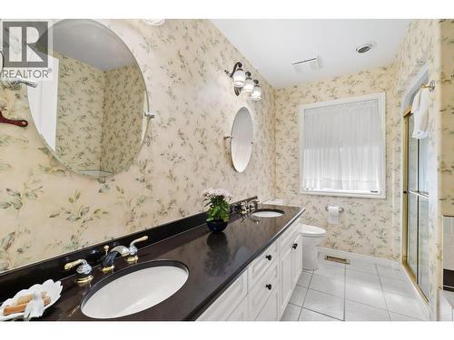 3889 Gallaghers Grange, Kelowna, BC - Indoor Photo Showing Bathroom