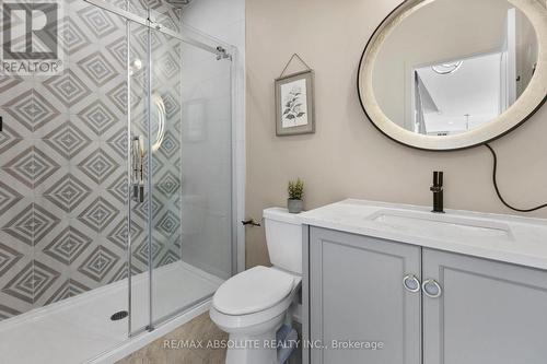 FULL bath on the main floor - 921 Beckton Heights, Ottawa, ON - Indoor Photo Showing Bathroom