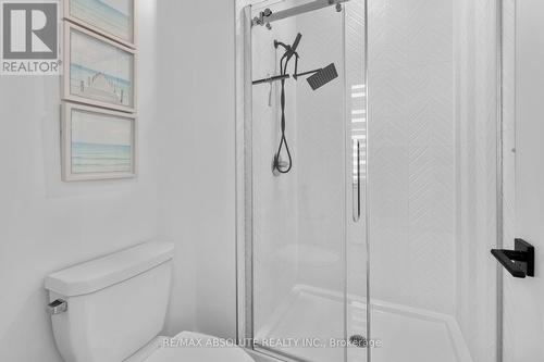 921 Beckton Heights, Ottawa, ON - Indoor Photo Showing Bathroom