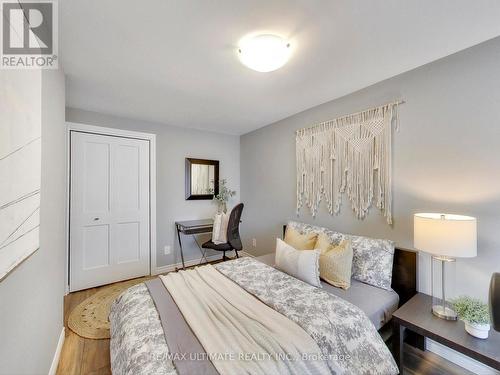 496 Elgin Street N, Cambridge, ON - Indoor Photo Showing Bedroom