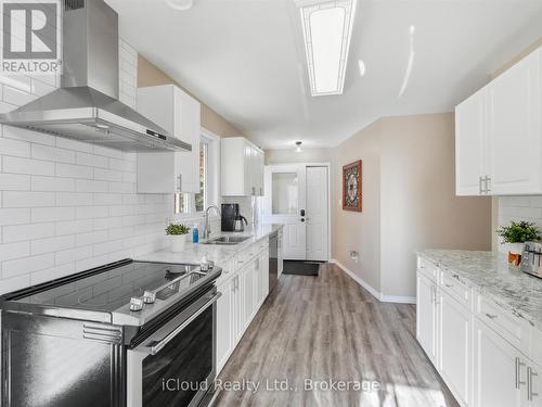 6 Springhill Road, Mckellar, ON - Indoor Photo Showing Kitchen With Double Sink With Upgraded Kitchen