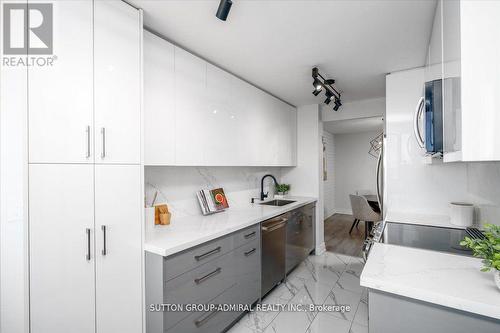 1501 - 133 Torresdale Avenue E, Toronto, ON - Indoor Photo Showing Kitchen