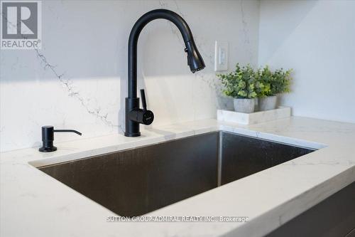 1501 - 133 Torresdale Avenue E, Toronto, ON - Indoor Photo Showing Kitchen