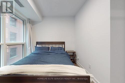 702 - 327 King Street W, Toronto, ON - Indoor Photo Showing Bedroom