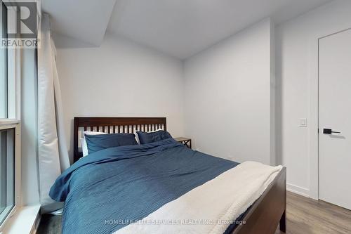 702 - 327 King Street W, Toronto, ON - Indoor Photo Showing Bedroom