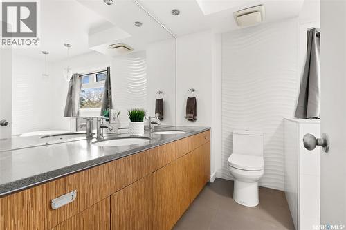3051 Quinn Drive, Regina, SK - Indoor Photo Showing Bathroom