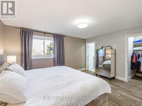 2840 Tradewind Drive, Mississauga, ON - Indoor Photo Showing Bedroom