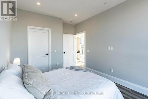 5 - 60 Charles Street W, Kitchener, ON - Indoor Photo Showing Bedroom