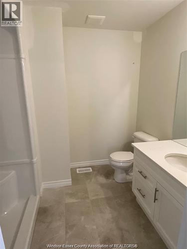 1061 Aspen Ridge Crescent, Lakeshore, ON - Indoor Photo Showing Bathroom