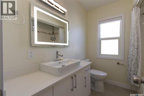 2475 Francis Street, Regina, SK - Indoor Photo Showing Bathroom