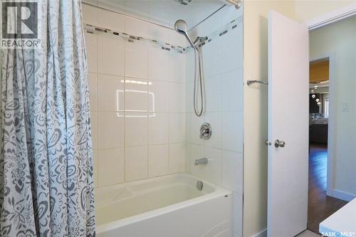2475 Francis Street, Regina, SK - Indoor Photo Showing Bathroom