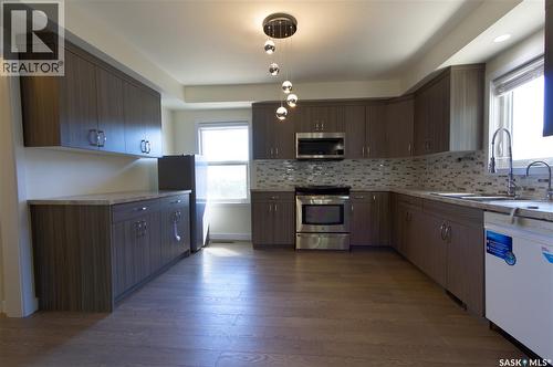 2475 Francis Street, Regina, SK - Indoor Photo Showing Kitchen