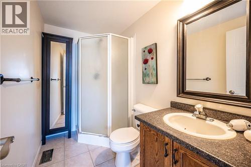 646 Basswood Street Unit# A, Waterloo, ON - Indoor Photo Showing Bathroom