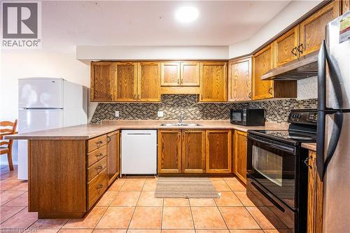 646 Basswood Street Unit# A, Waterloo, ON - Indoor Photo Showing Kitchen