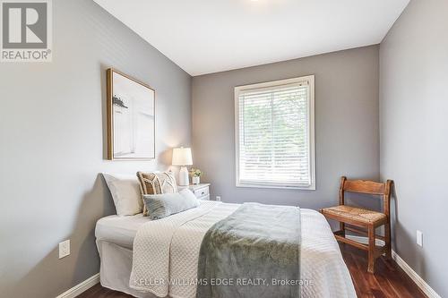 5203 Broughton Crescent, Burlington, ON - Indoor Photo Showing Bedroom