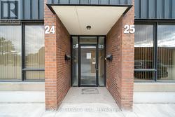 24/25 - 300 ESNA PARK DRIVE  Markham, ON L3R 1H3