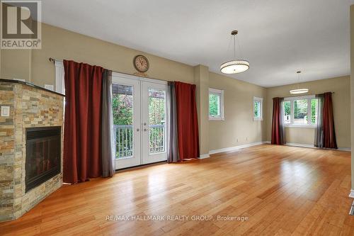 2194 Niagara Drive, Ottawa, ON - Indoor Photo Showing Living Room With Fireplace