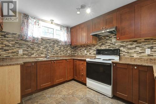 2194 Niagara Drive, Ottawa, ON - Indoor Photo Showing Kitchen With Double Sink