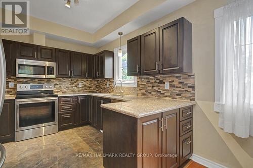 2194 Niagara Drive, Ottawa, ON - Indoor Photo Showing Kitchen With Upgraded Kitchen