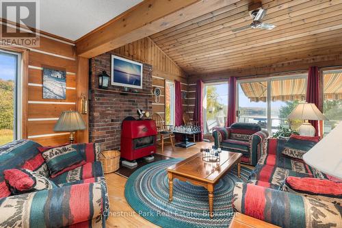 170 Long Point Road, Huntsville (Stisted), ON - Indoor Photo Showing Living Room
