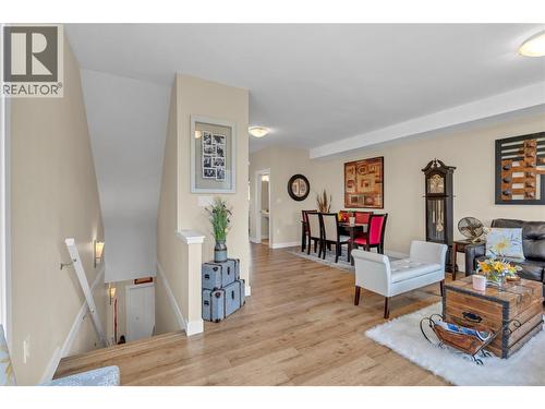 1115 Holden Road Unit# 133, Penticton, BC - Indoor Photo Showing Living Room
