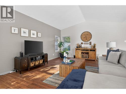 2330 Butt Road Unit# 407, West Kelowna, BC - Indoor Photo Showing Living Room