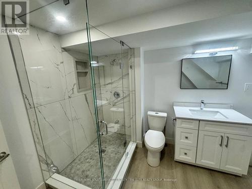 3276 Victory Crescent, Mississauga, ON - Indoor Photo Showing Bathroom