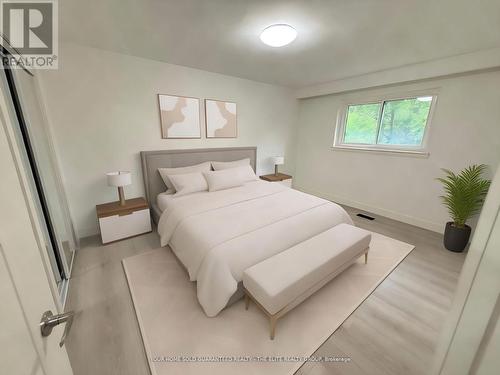 3276 Victory Crescent, Mississauga, ON - Indoor Photo Showing Bedroom