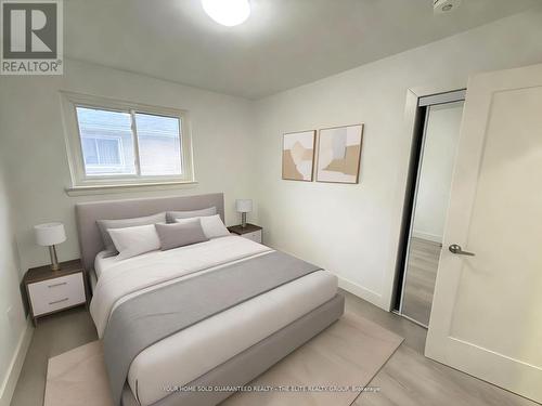 3276 Victory Crescent, Mississauga, ON - Indoor Photo Showing Bedroom