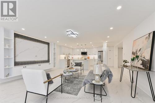 306 - 20 BAIF BOULEVARD  Richmond Hill, ON L4C 8T1