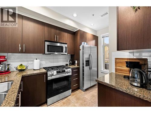 130 Colebrook Road Unit# 36, Kamloops, BC - Indoor Photo Showing Kitchen With Upgraded Kitchen