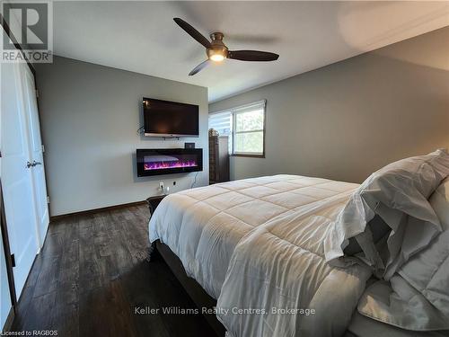 250 Tyendinaga Drive, Saugeen Shores, ON - Indoor Photo Showing Bedroom