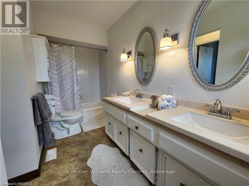 250 Tyendinaga Drive, Saugeen Shores, ON - Indoor Photo Showing Bathroom